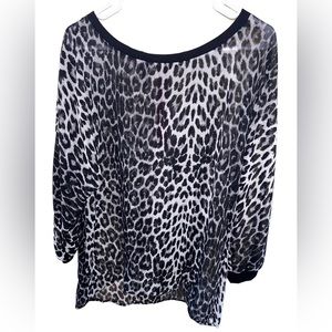 Maurice’s sheer leopard print Flowy top with zipper in back size large